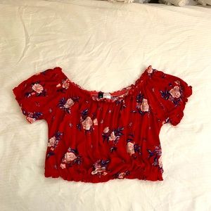 H&M Divided Red Blue Floral Medium Peasant Crop Top w/ ruching